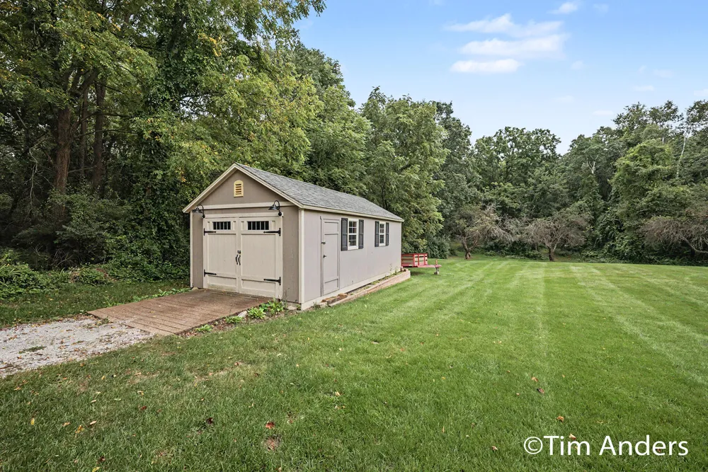 6900 Archway Drive NE Rockford, MI 49341