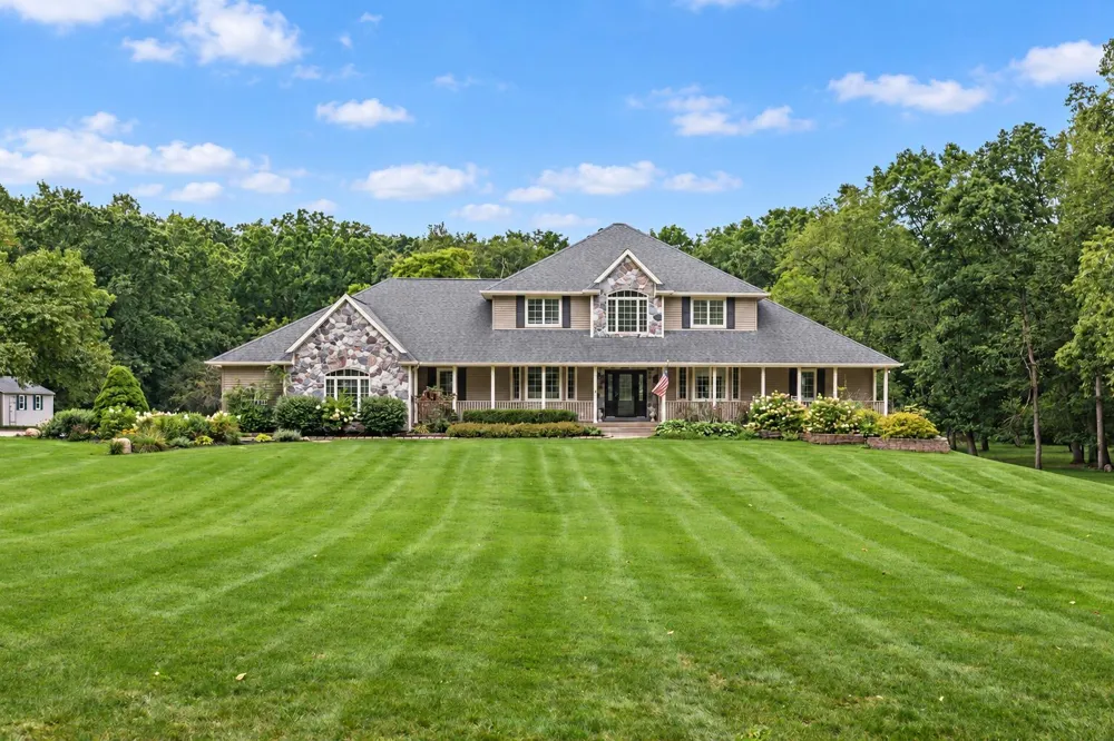 6900 Archway Drive NE Rockford, MI 49341
