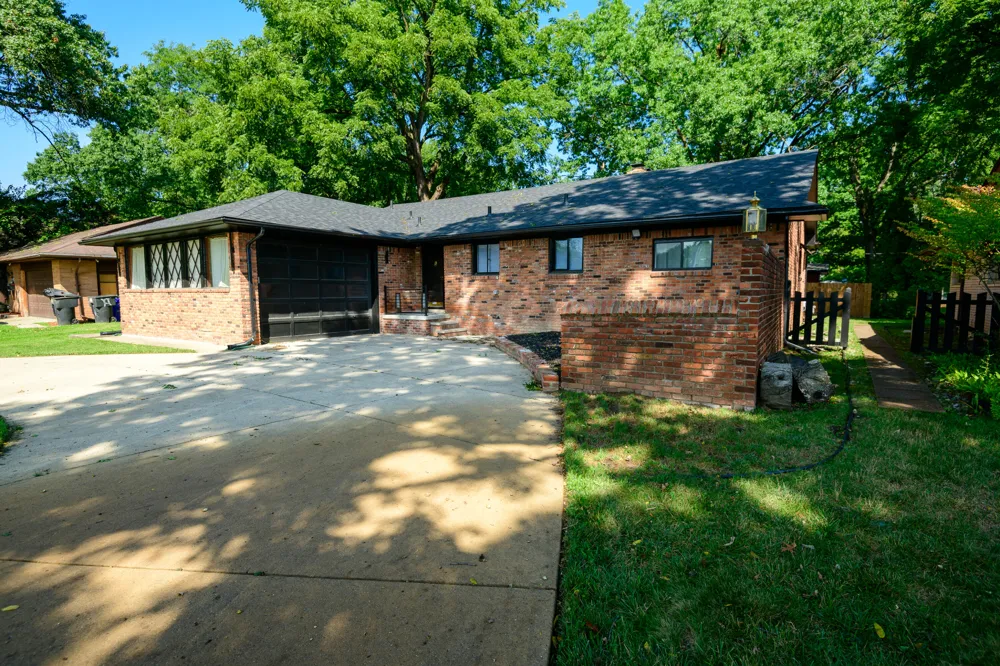 23040 Pembroke Avenue Detroit, MI 48219