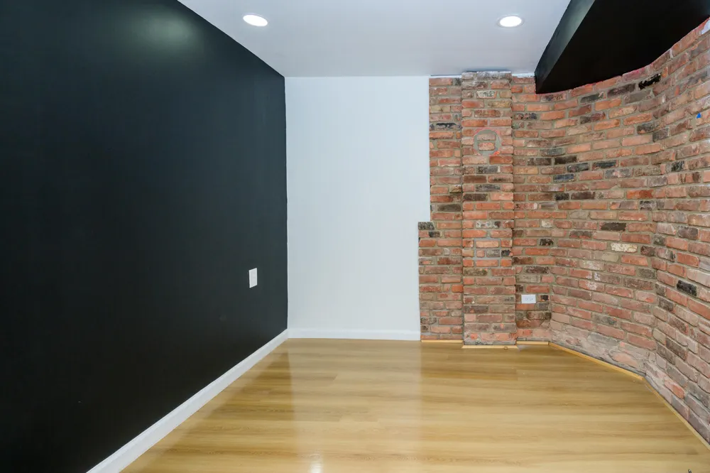 23040 Pembroke Avenue Detroit, MI 48219