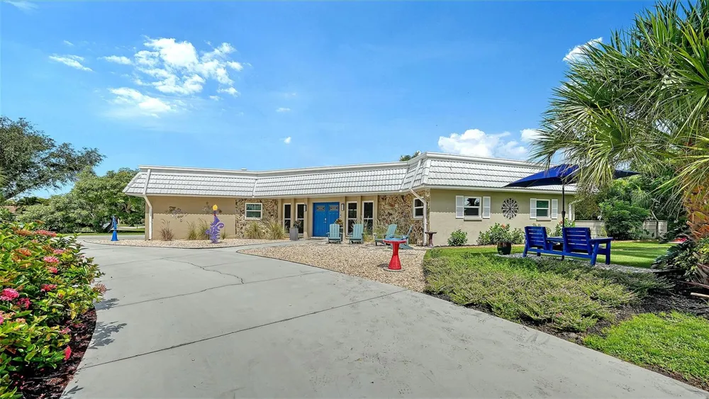 5211 INVERNESS DRIVE Sarasota, FL 34243