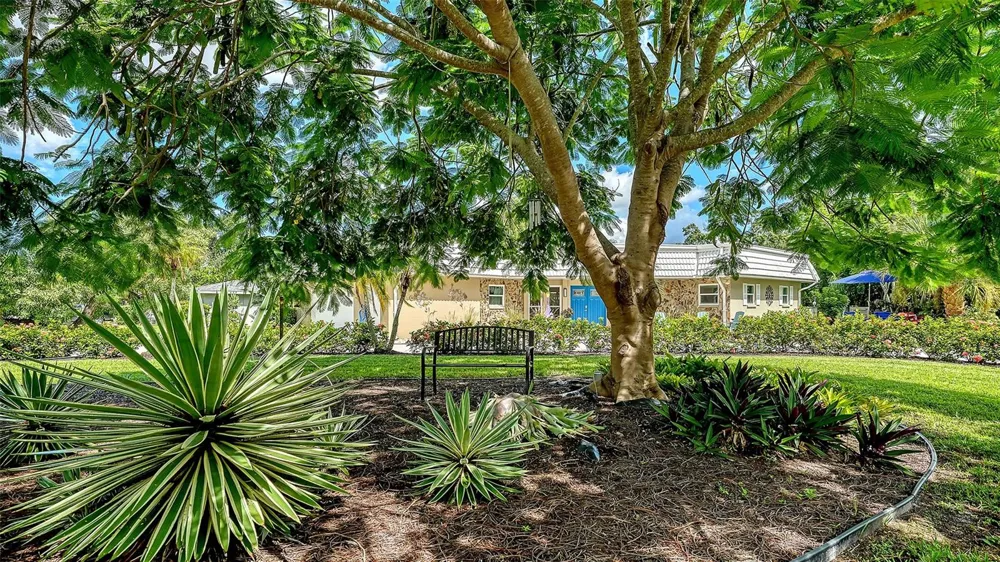 5211 INVERNESS DRIVE Sarasota, FL 34243