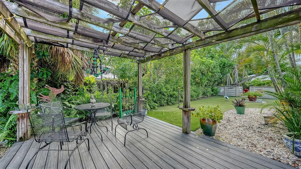5211 INVERNESS DRIVE Sarasota, FL 34243