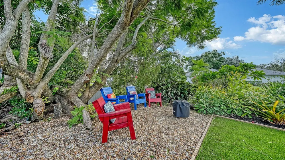 5211 INVERNESS DRIVE Sarasota, FL 34243