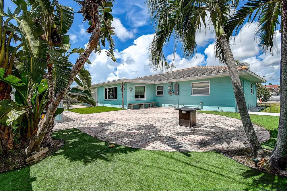 11138 59TH AVENUE Seminole, FL 33772