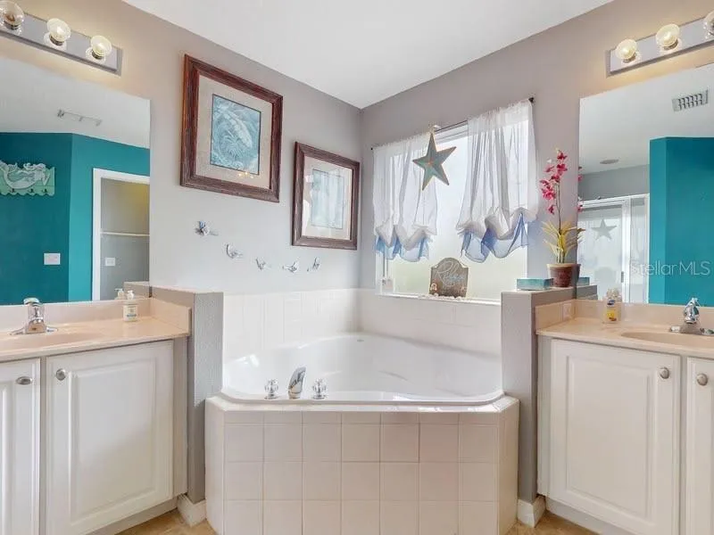 8519 LA ISLA DRIVE Kissimmee, FL 34747
