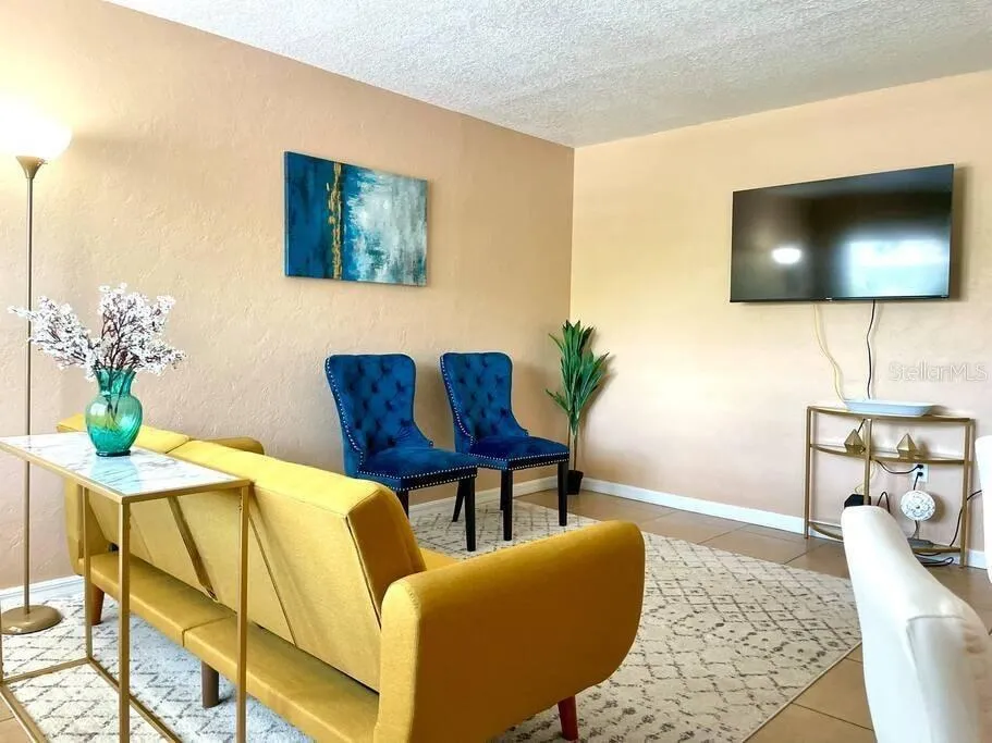 2050 ARLINGTON ST #106 Sarasota, FL 34239