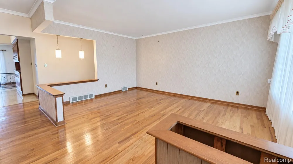33439 Elgin Court Sterling Heights City, MI 48310