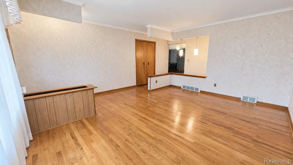 33439 Elgin Court Sterling Heights City, MI 48310