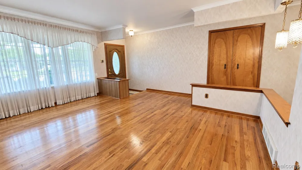 33439 Elgin Court Sterling Heights City, MI 48310