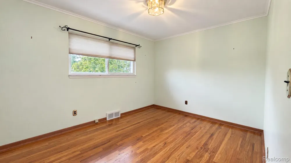 33439 Elgin Court Sterling Heights City, MI 48310