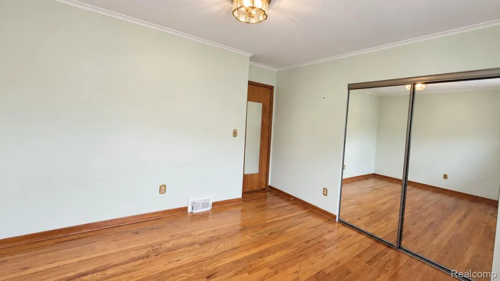 33439 Elgin Court Sterling Heights City, MI 48310