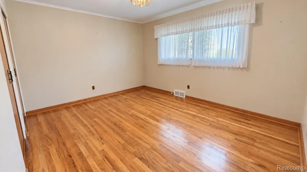 33439 Elgin Court Sterling Heights City, MI 48310
