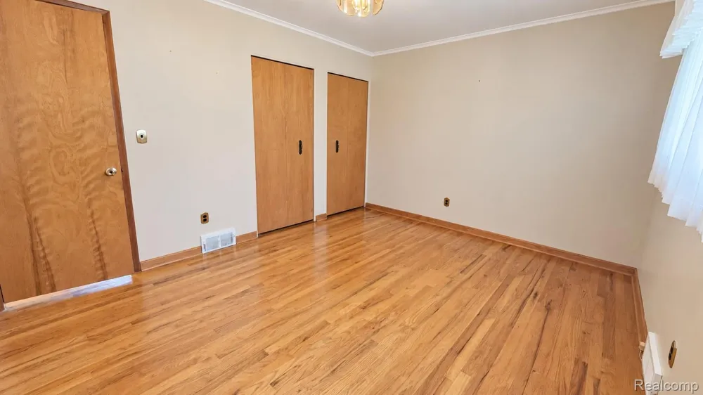 33439 Elgin Court Sterling Heights City, MI 48310