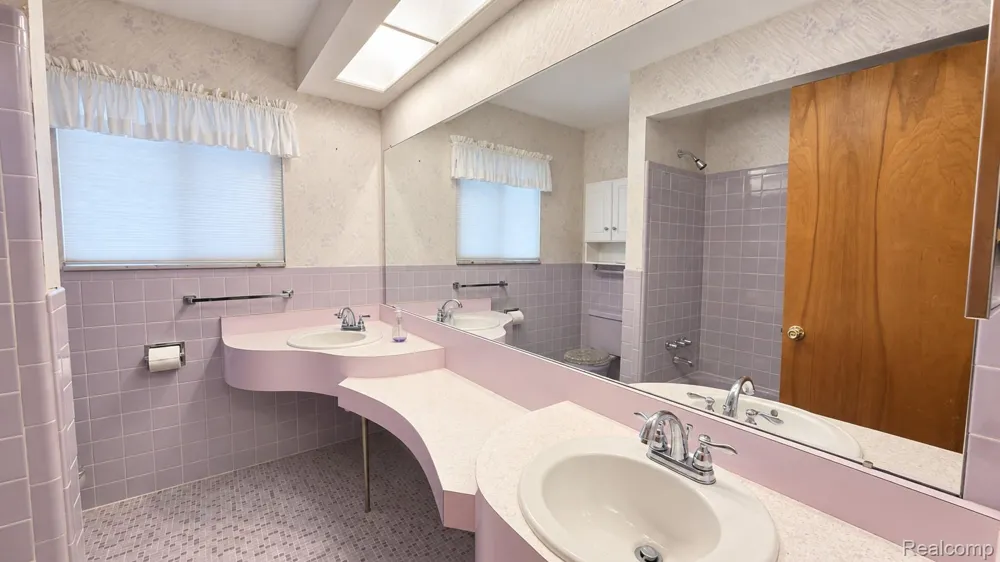 33439 Elgin Court Sterling Heights City, MI 48310