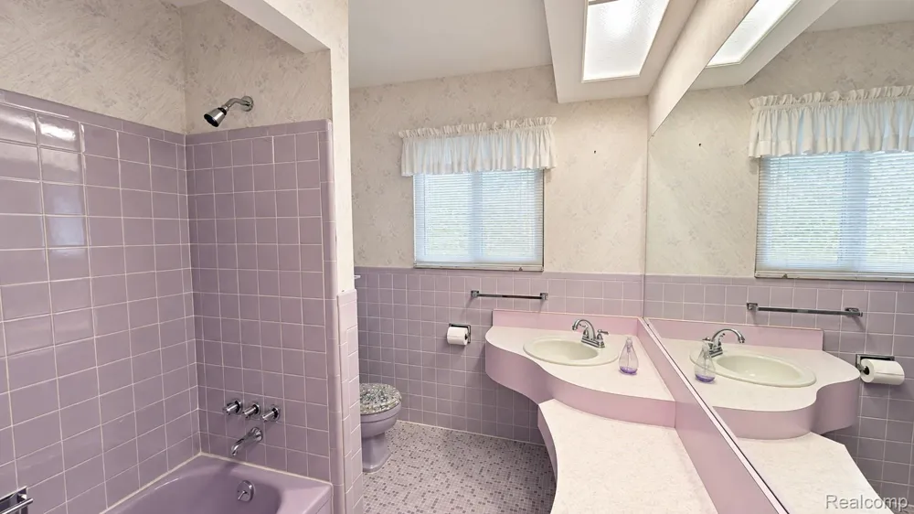33439 Elgin Court Sterling Heights City, MI 48310