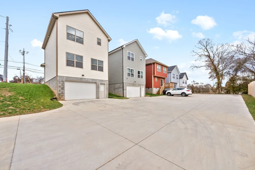 700 Crossland Ave Clarksville, TN 37040