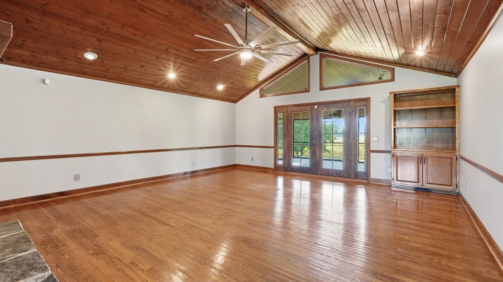 81 Oliver Ln Pelham, TN 37366