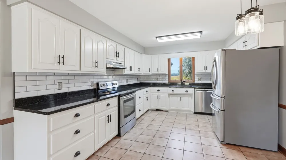 81 Oliver Ln Pelham, TN 37366