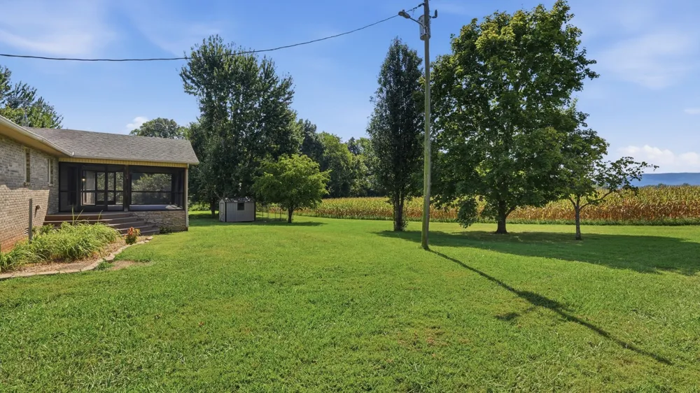 81 Oliver Ln Pelham, TN 37366