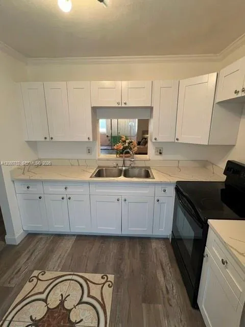 1000 NE 12th Ave #103 Hallandale Beach, FL 33009