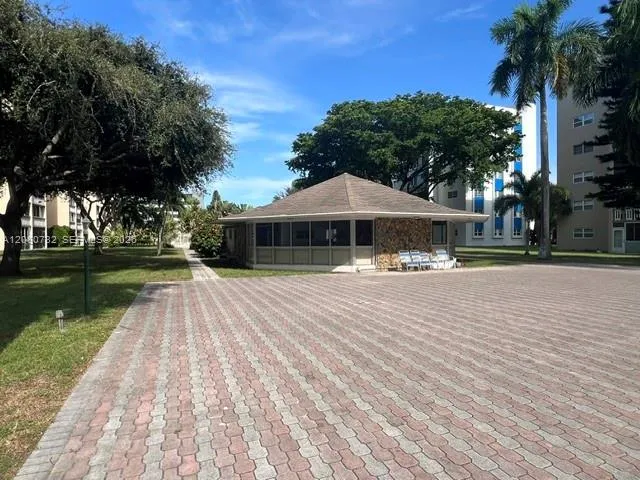 1000 NE 12th Ave #103 Hallandale Beach, FL 33009