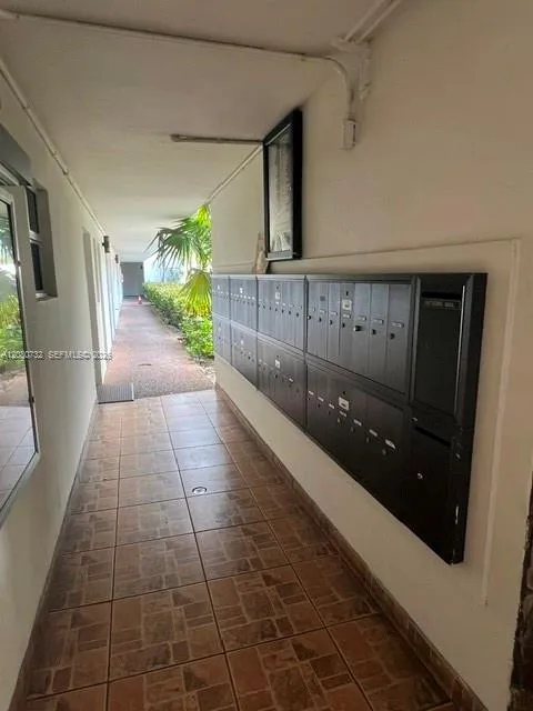 1000 NE 12th Ave #103 Hallandale Beach, FL 33009