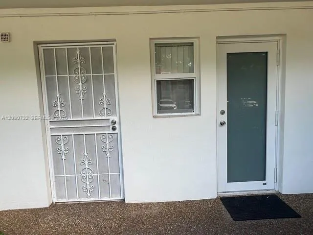 1000 NE 12th Ave #103 Hallandale Beach, FL 33009