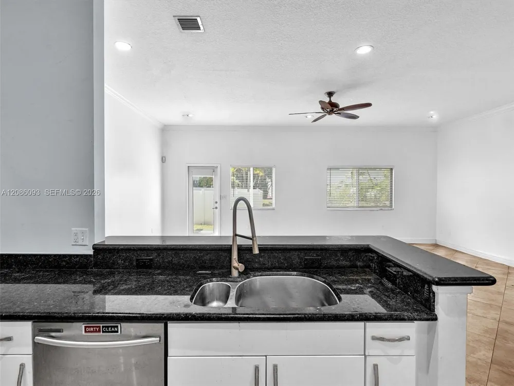 2727 Treasure Cove Cir #2727 Dania Beach, FL 33312