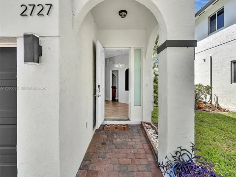 2727 Treasure Cove Cir #2727