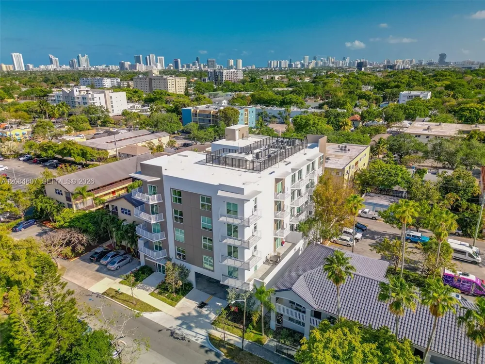 1938 Jackson St #306 Hollywood, FL 33020