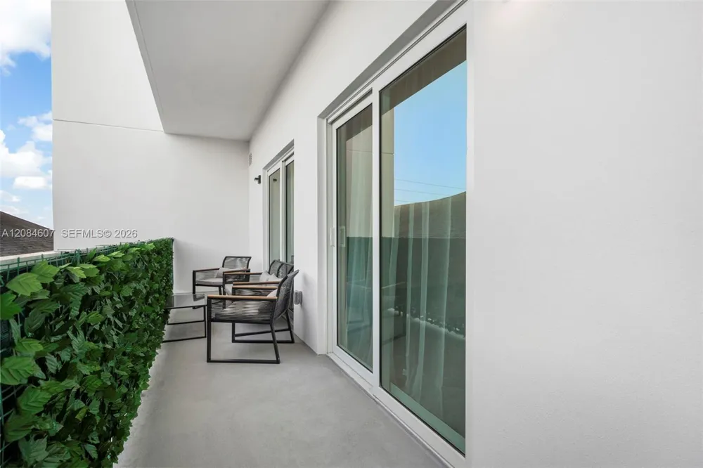 1938 Jackson St #306 Hollywood, FL 33020