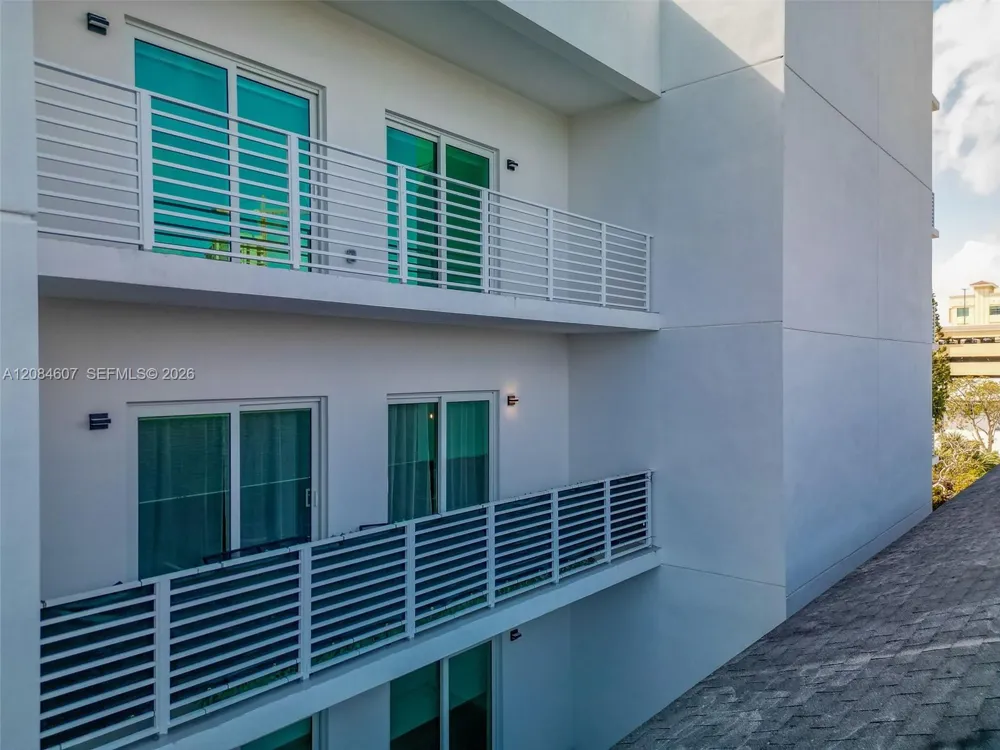 1938 Jackson St #306 Hollywood, FL 33020