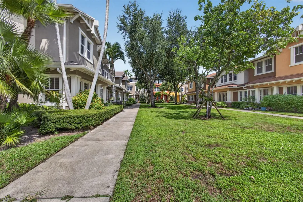 980 Marina Del Ray Lane #2 West Palm Beach, FL 33401