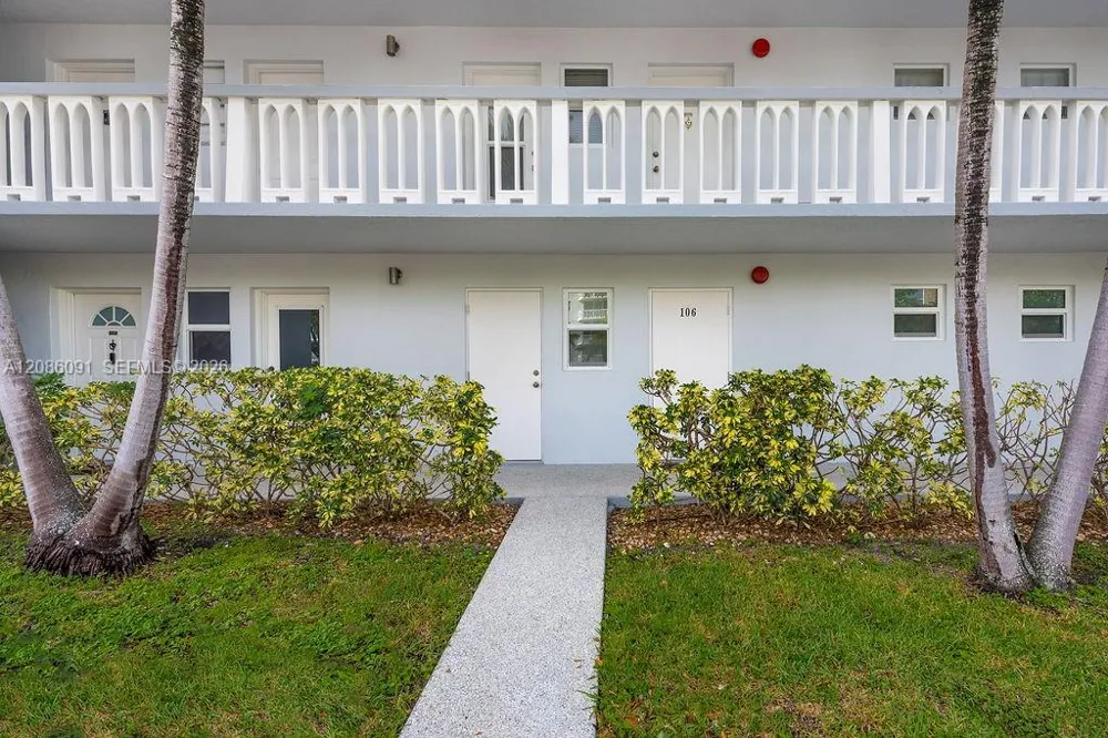 319 NE 14th Ave #106 Hallandale Beach, FL 33009