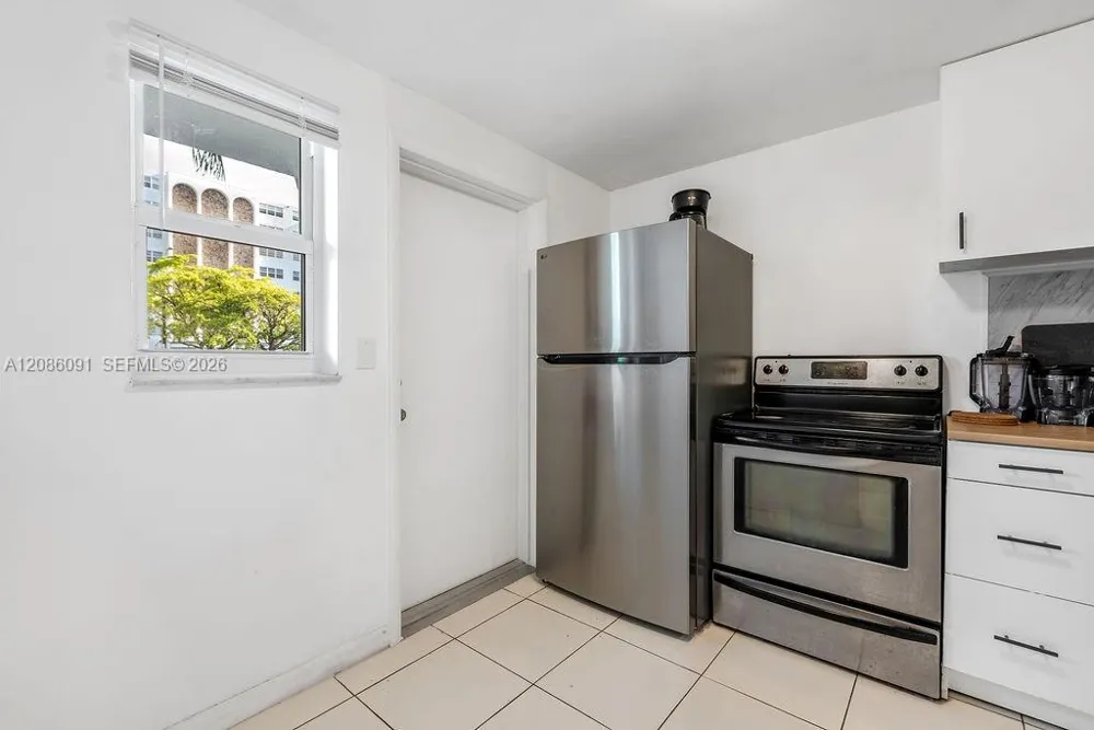 319 NE 14th Ave #106 Hallandale Beach, FL 33009