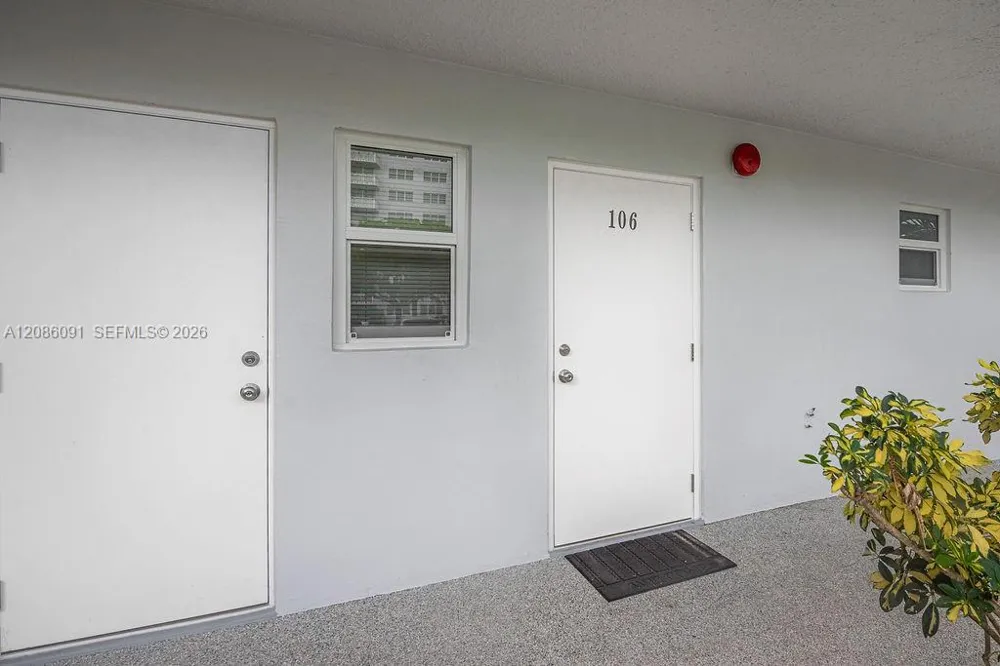 319 NE 14th Ave #106 Hallandale Beach, FL 33009