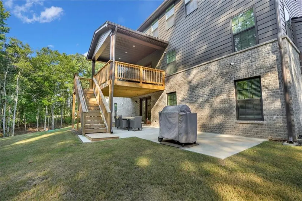 125 Longwood Drive Fayetteville, GA 30215