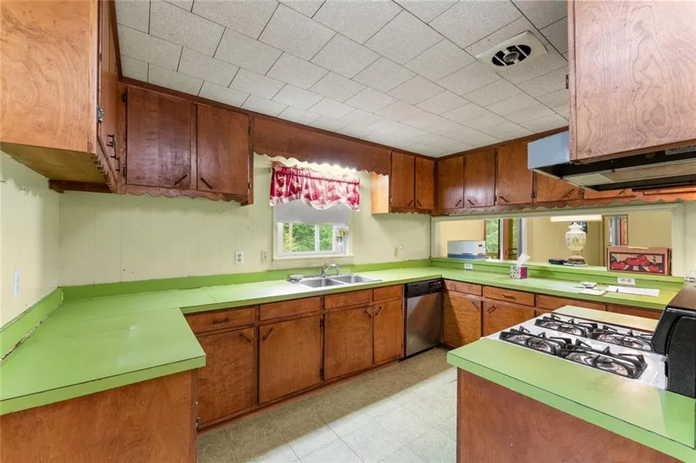 5626 Cool Springs Road Gainesville, GA 30506