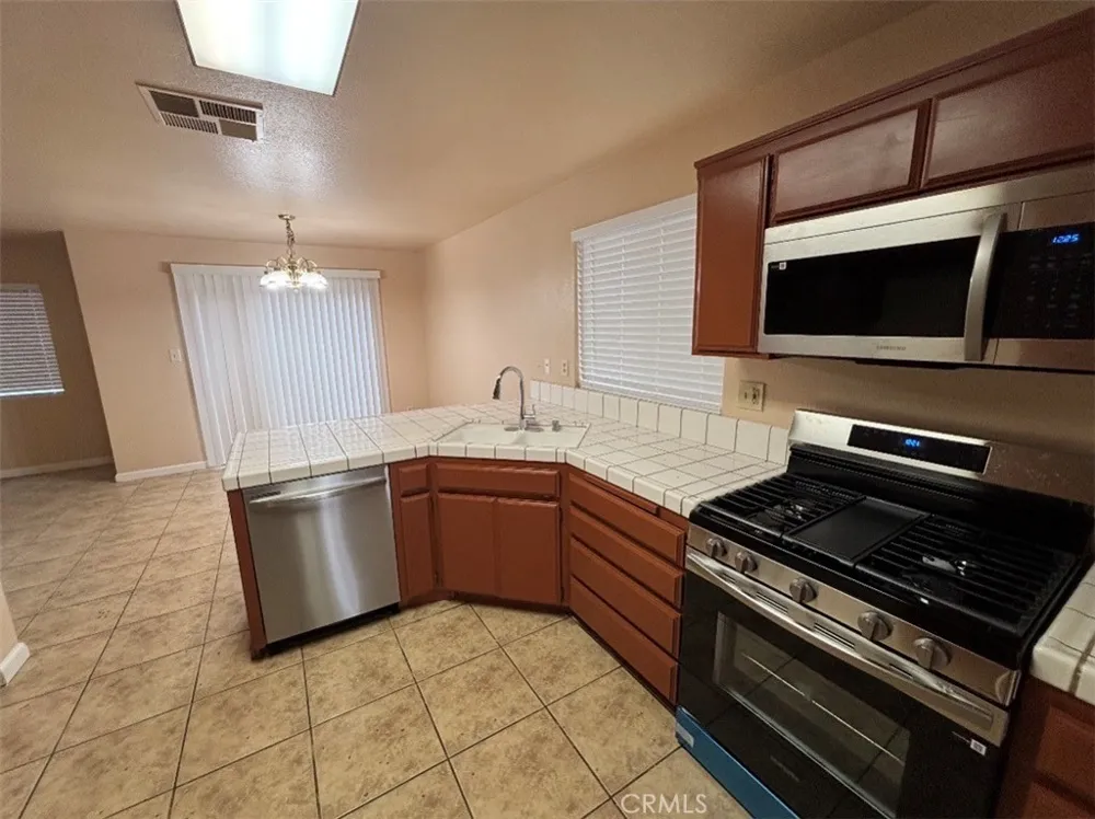 9609 Salinger Bakersfield, CA 93311