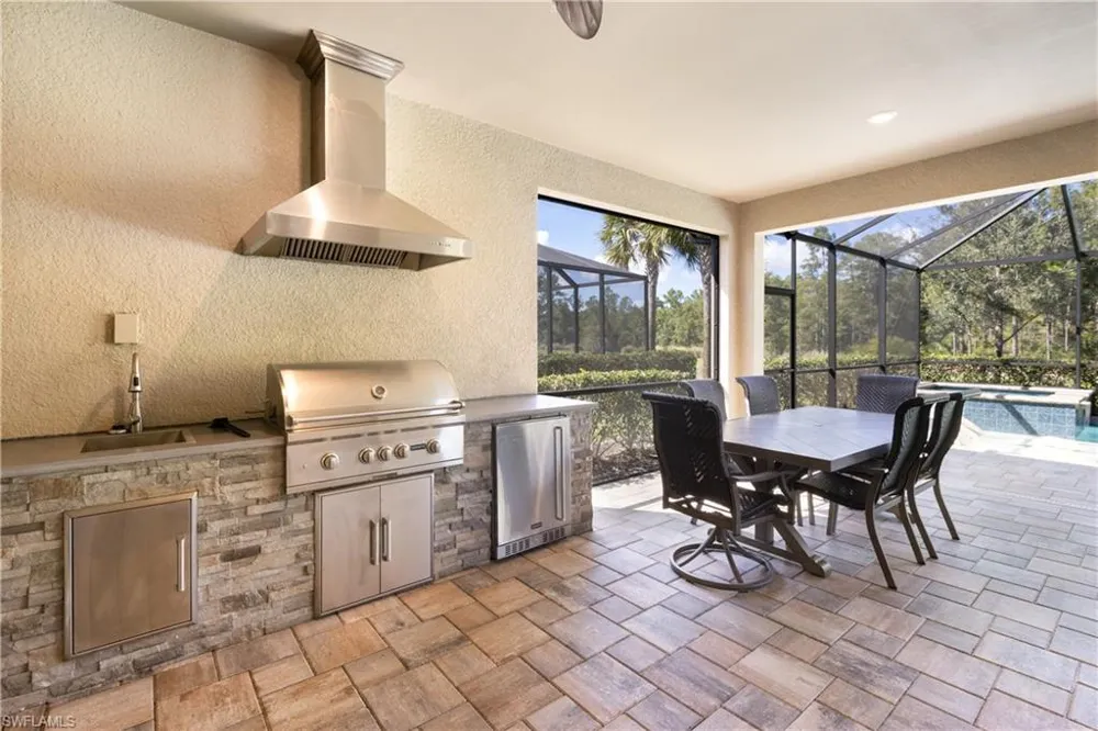 7700 Winding Cypress Drive Naples, FL 34114