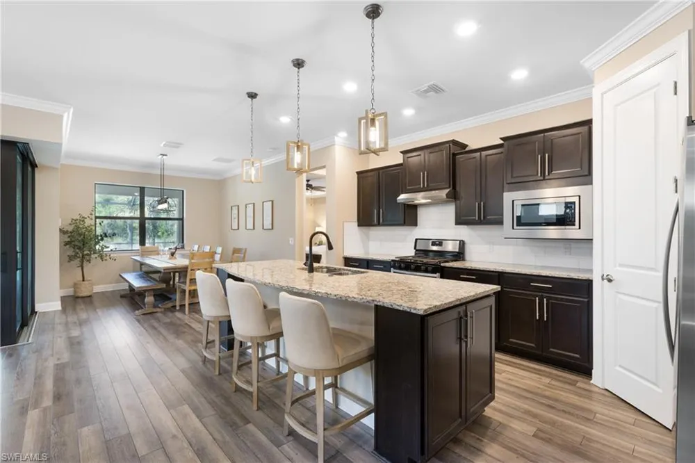 7700 Winding Cypress Drive Naples, FL 34114