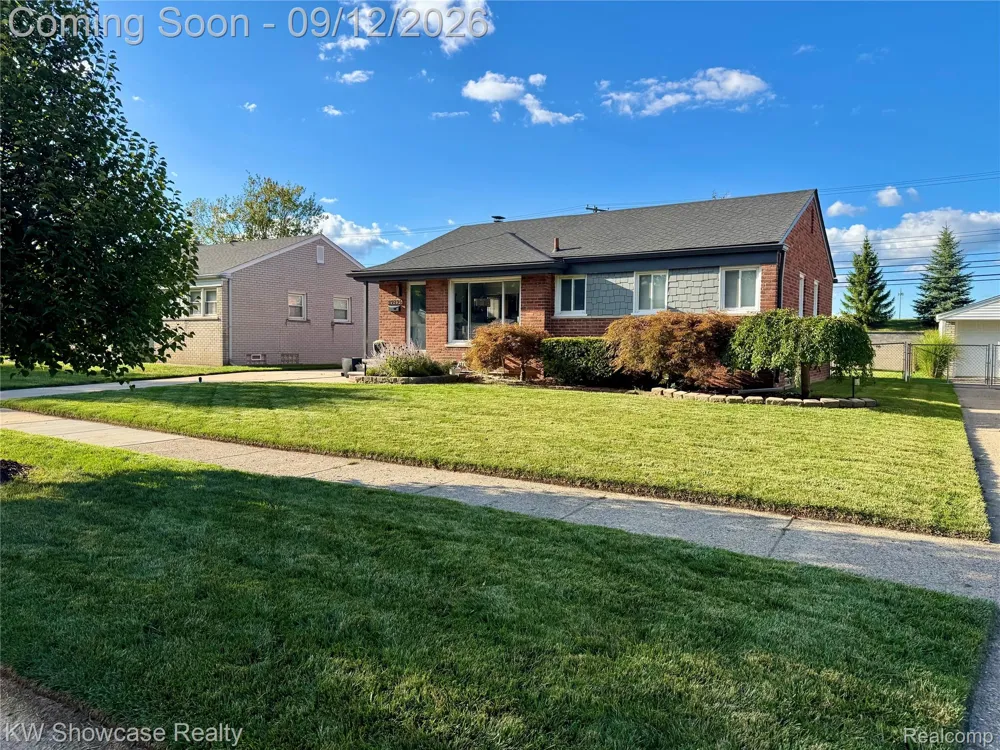 29896 Orangelawn Street Livonia City, MI 48150