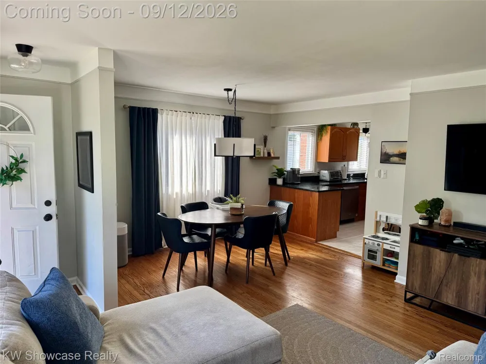 29896 Orangelawn Street Livonia City, MI 48150