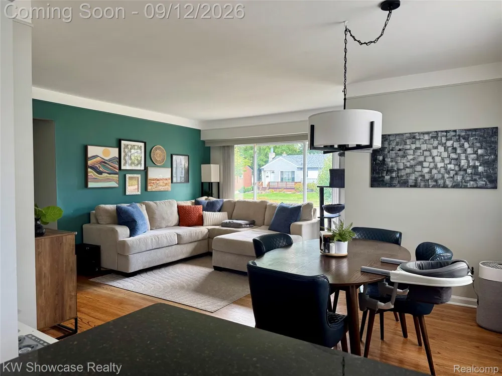29896 Orangelawn Street Livonia City, MI 48150