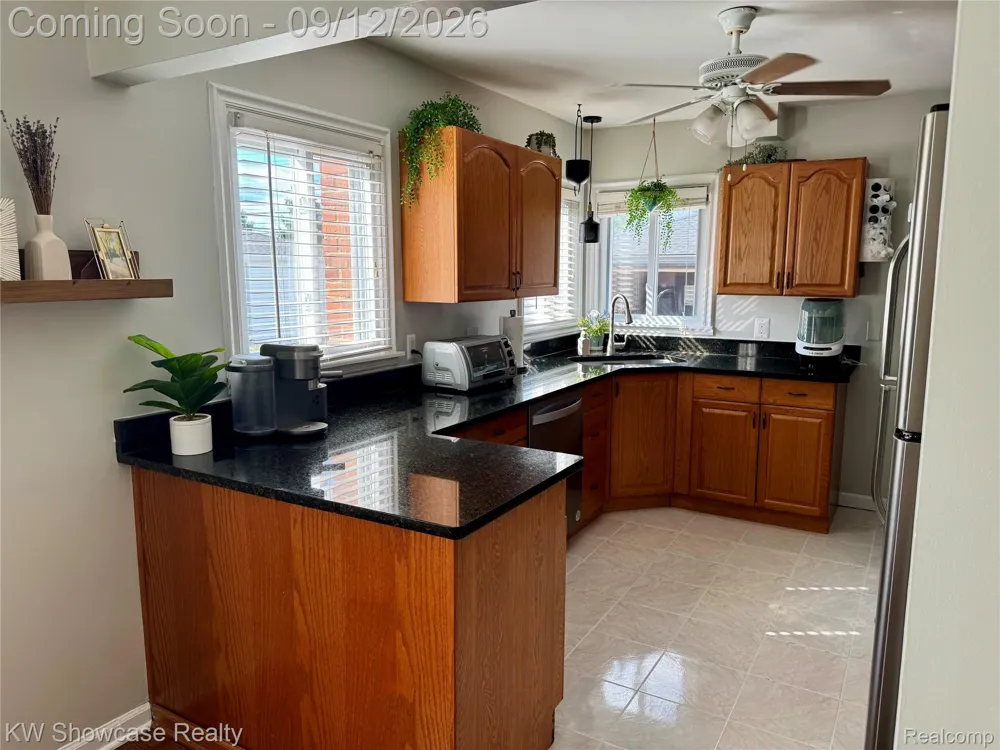 29896 Orangelawn Street Livonia City, MI 48150