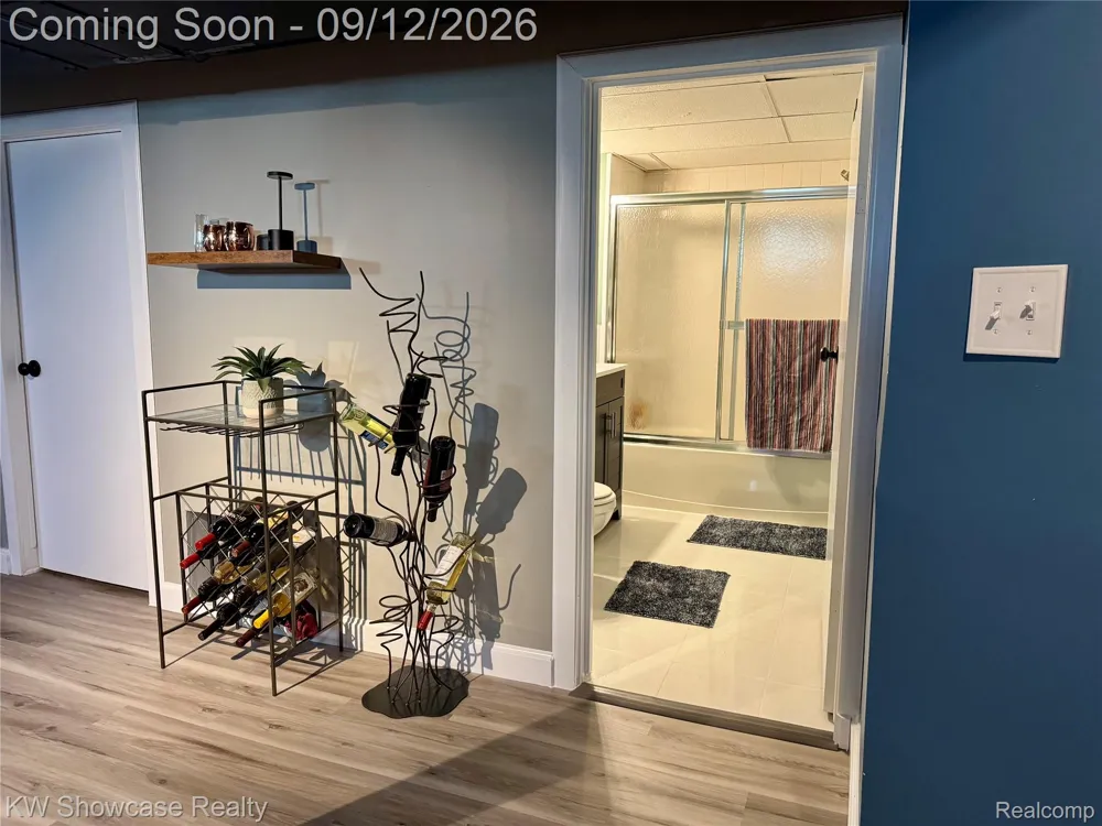 29896 Orangelawn Street Livonia City, MI 48150