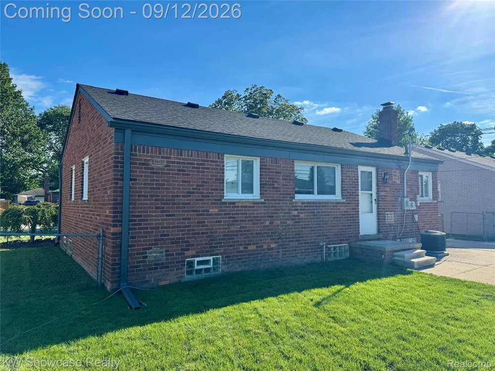 29896 Orangelawn Street Livonia City, MI 48150