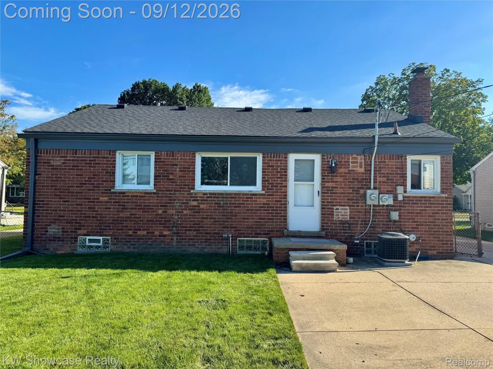 29896 Orangelawn Street Livonia City, MI 48150