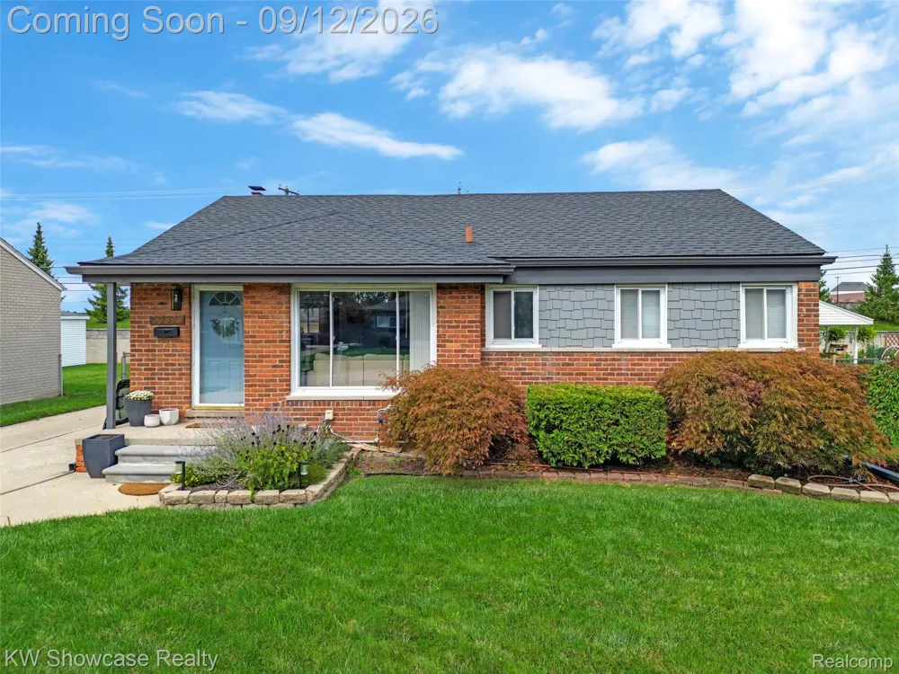 29896 Orangelawn Street Livonia City, MI 48150